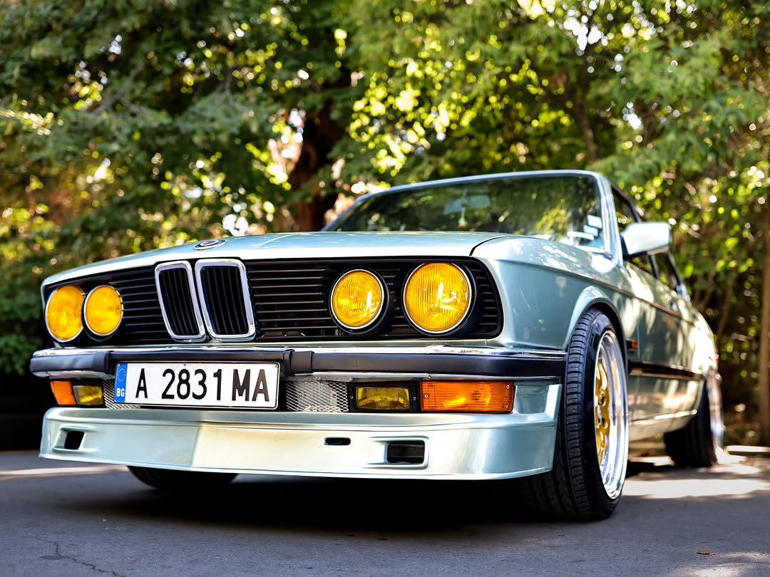 National Competition for Elegance of Retro Cars – Varna